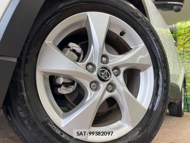 Toyota C-HR 2017-12 8244831-12