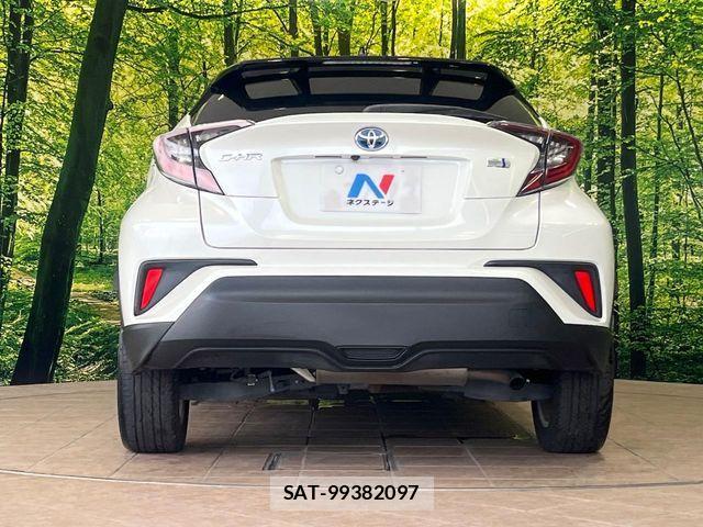 Toyota C-HR 2017-12 8244831-14