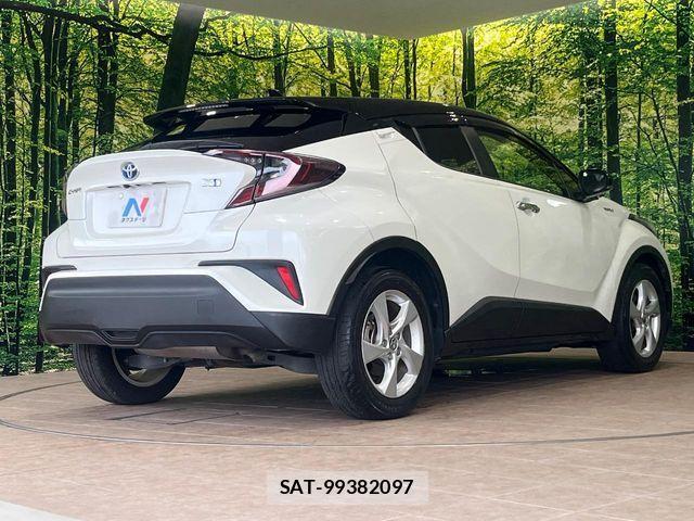 Toyota C-HR 2017-12 8244831-16