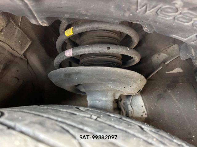 Toyota C-HR 2017-12 8244831-19