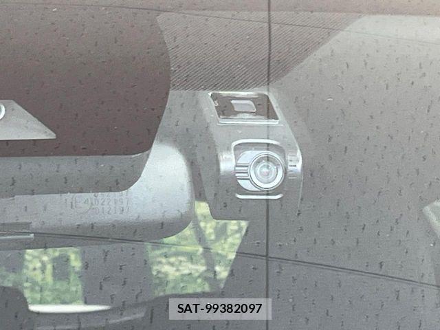 Toyota C-HR 2017-12 8244831-5