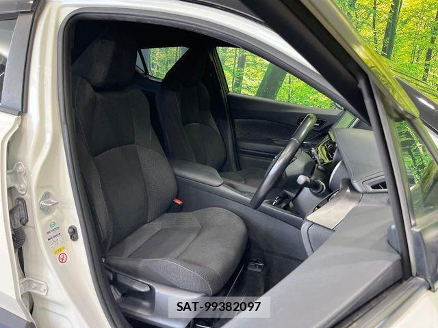 Toyota C-HR 2017-12 8244831-7