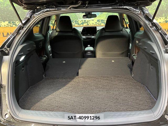 Toyota C-HR 2017-06 8244830-9