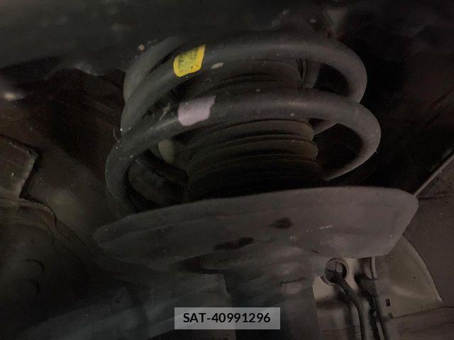Toyota C-HR 2017-06 8244830-19