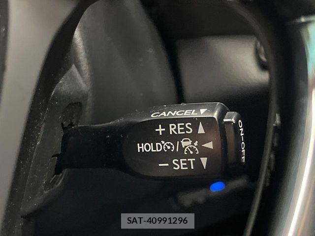 Toyota C-HR 2017-06 8244830-5
