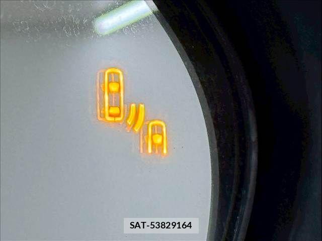 Toyota C-HR 2017-11 8244829-10