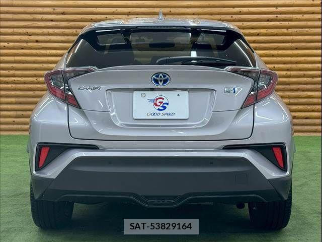Toyota C-HR 2017-11 8244829-13