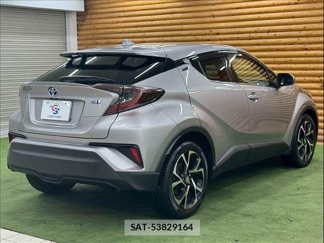 Toyota C-HR 2017-11 8244829-16