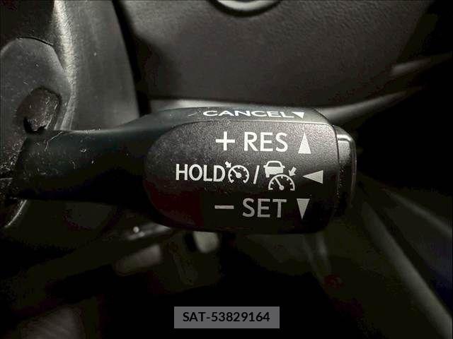 Toyota C-HR 2017-11 8244829-7