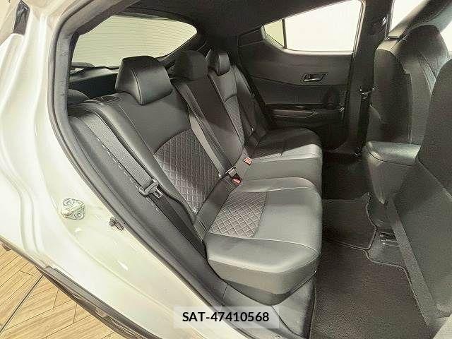 Toyota C-HR 2021-10 8244827-11