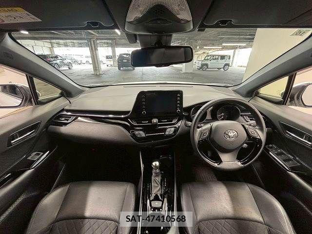 Toyota C-HR 2021-10 8244827-1
