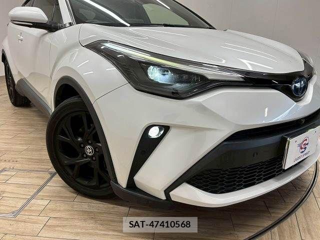 Toyota C-HR 2021-10 8244827-19