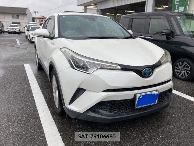 Toyota C-HR 2017-05 8244832-0