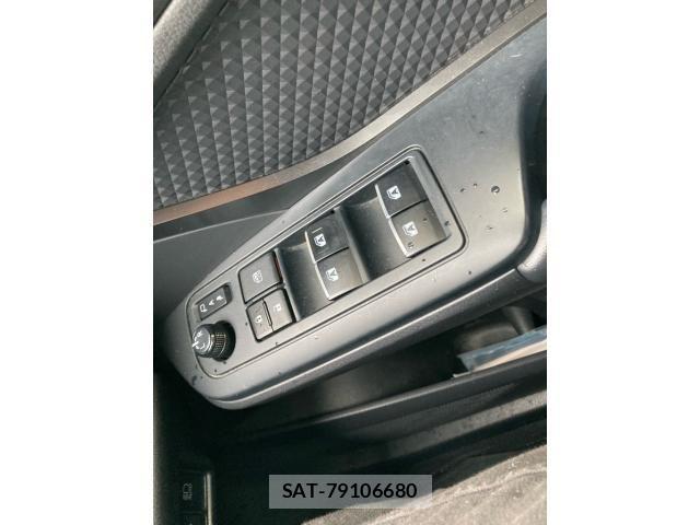 Toyota C-HR 2017-05 8244832-15