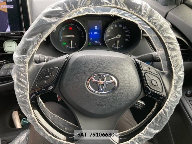 Toyota C-HR 2017-05 8244832-17
