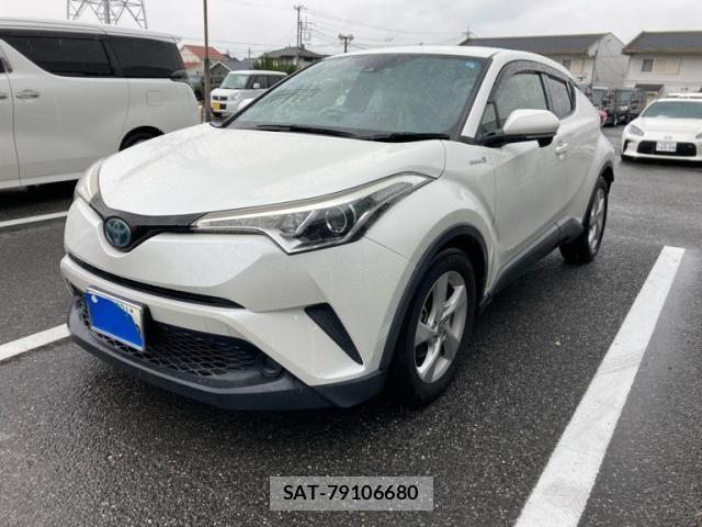 Toyota C-HR 2017-05 8244832-1