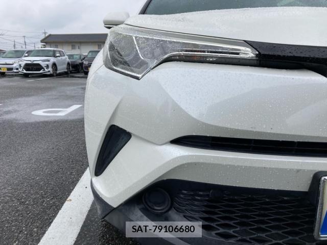 Toyota C-HR 2017-05 8244832-5