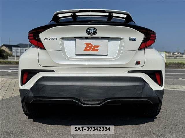 Toyota C-HR 2021-03 8313642-13
