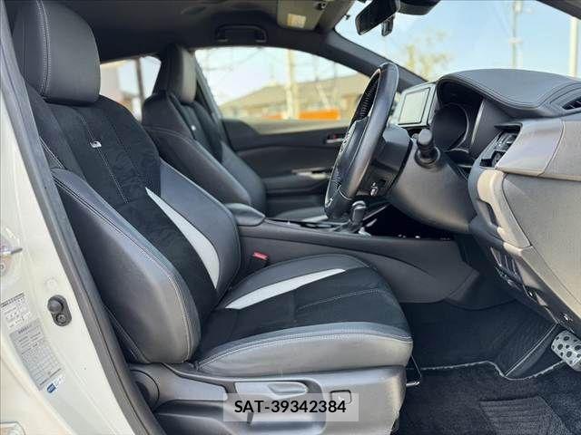 Toyota C-HR 2021-03 8313642-15