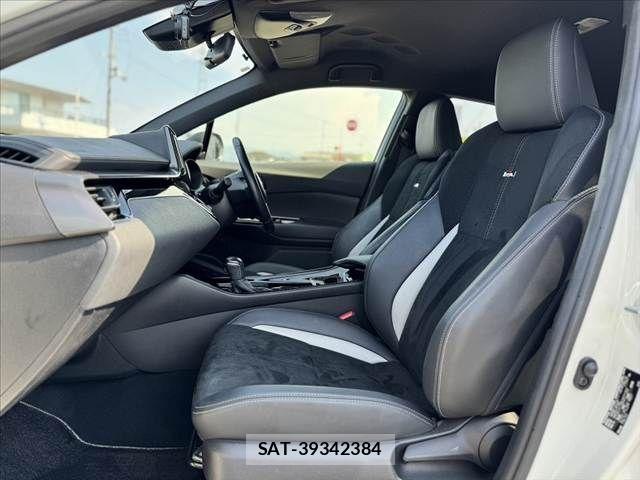 Toyota C-HR 2021-03 8313642-16