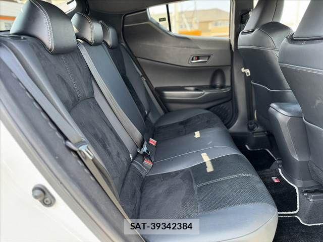 Toyota C-HR 2021-03 8313642-18