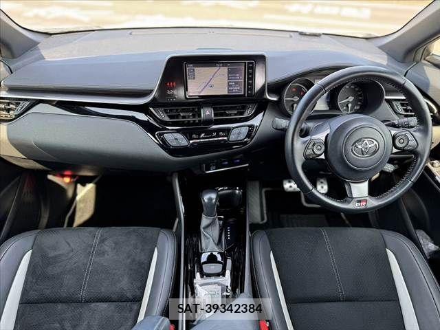 Toyota C-HR 2021-03 8313642-1