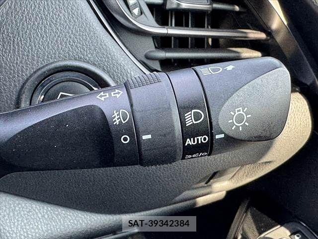 Toyota C-HR 2021-03 8313642-24