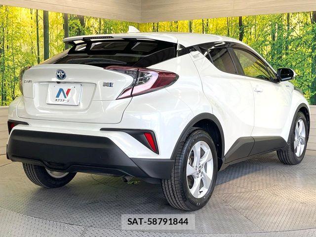 Toyota C-HR 2019-07 8313650-15