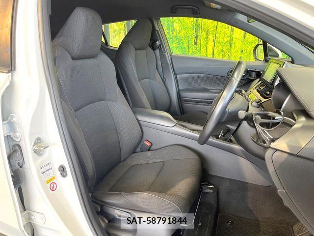Toyota C-HR 2019-07 8313650-7
