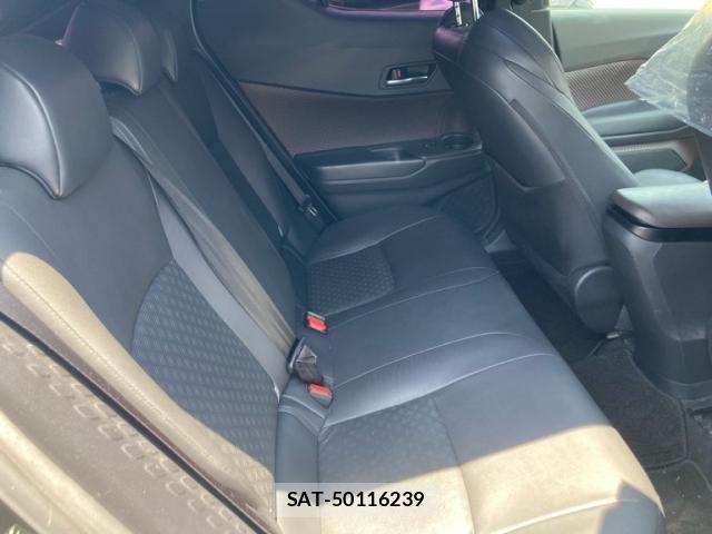 Toyota C-HR 2017-01 8313663-9