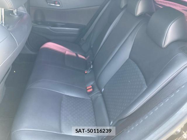 Toyota C-HR 2017-01 8313663-11