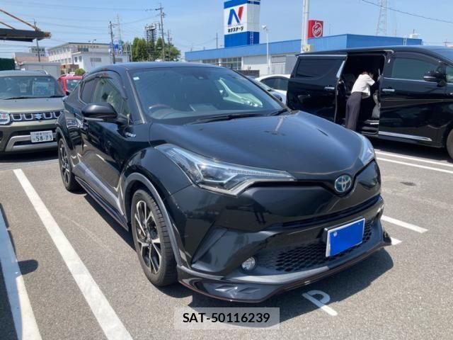 Toyota C-HR 2017-01 8313663-1