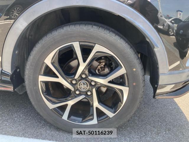 Toyota C-HR 2017-01 8313663-6