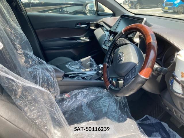 Toyota C-HR 2017-01 8313663-8