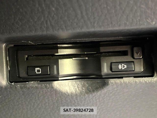 Toyota C-HR 2019-07 8313647-6