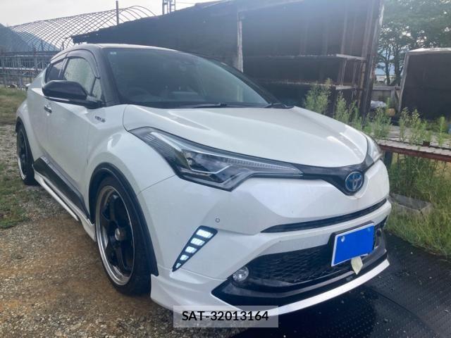 Toyota C-HR 2018-02 8313660-0