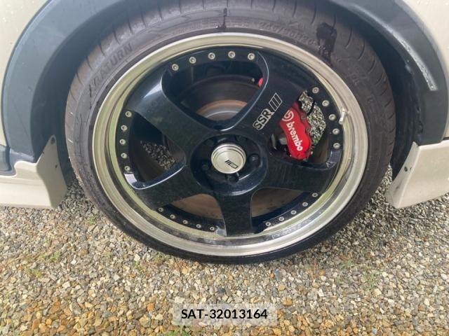 Toyota C-HR 2018-02 8313660-10