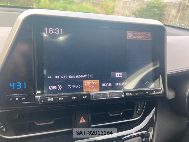 Toyota C-HR 2018-02 8313660-14