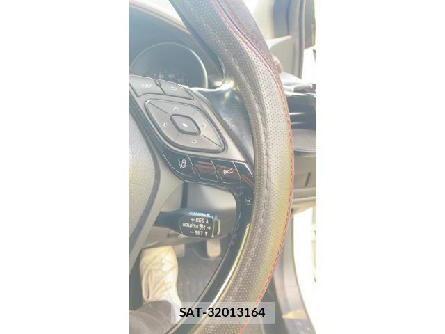 Toyota C-HR 2018-02 8313660-22