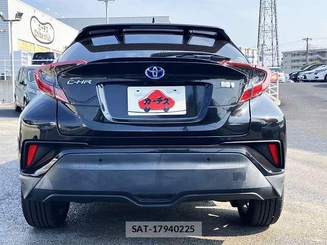Toyota C-HR 2019-03 8313645-2