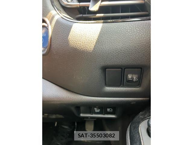 Toyota C-HR 2017-02 8313651-14