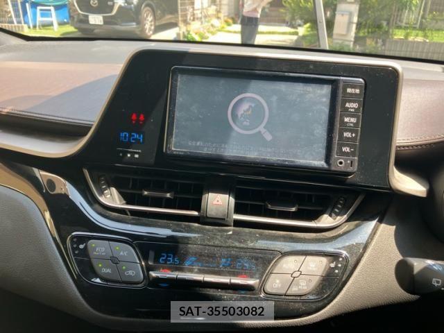 Toyota C-HR 2017-02 8313651-15