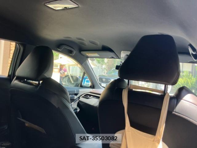 Toyota C-HR 2017-02 8313651-23