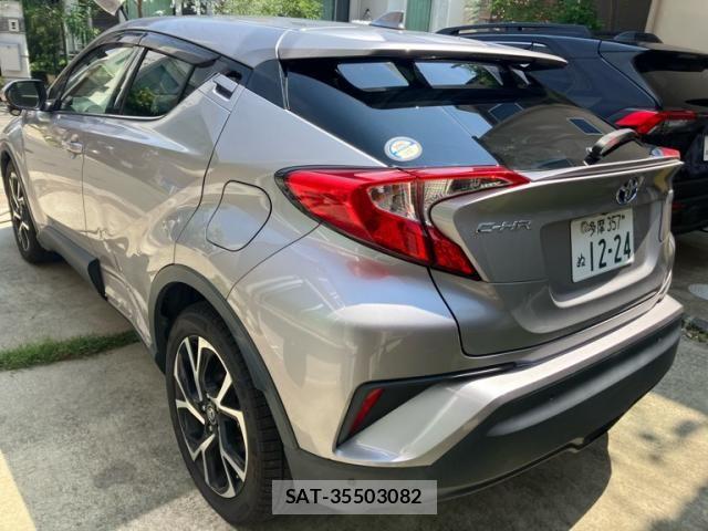 Toyota C-HR 2017-02 8313651-3