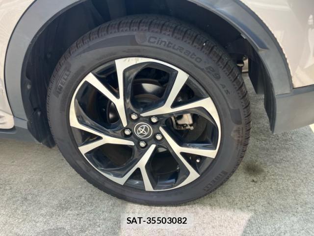 Toyota C-HR 2017-02 8313651-6