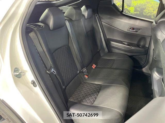 Toyota C-HR 2022-03 8313641-9