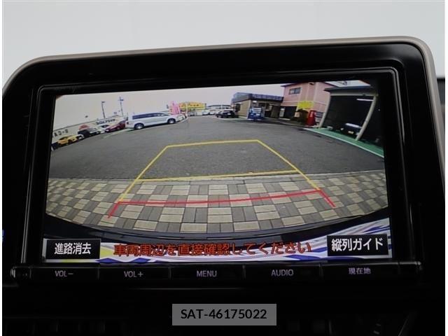 Toyota C-HR 2017-08 8313648-9