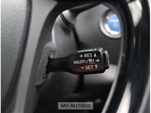 Toyota C-HR 2017-08 8313648-16