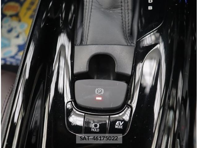 Toyota C-HR 2017-08 8313648-18