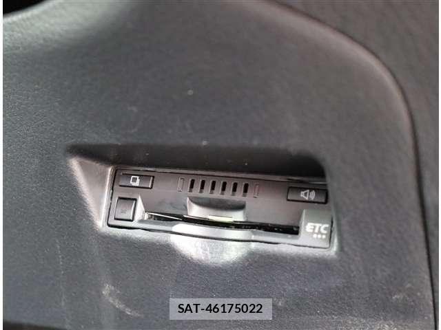 Toyota C-HR 2017-08 8313648-24